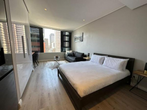 1311 Studio in Central Cape Town, Wi-Fi, pool, free parking